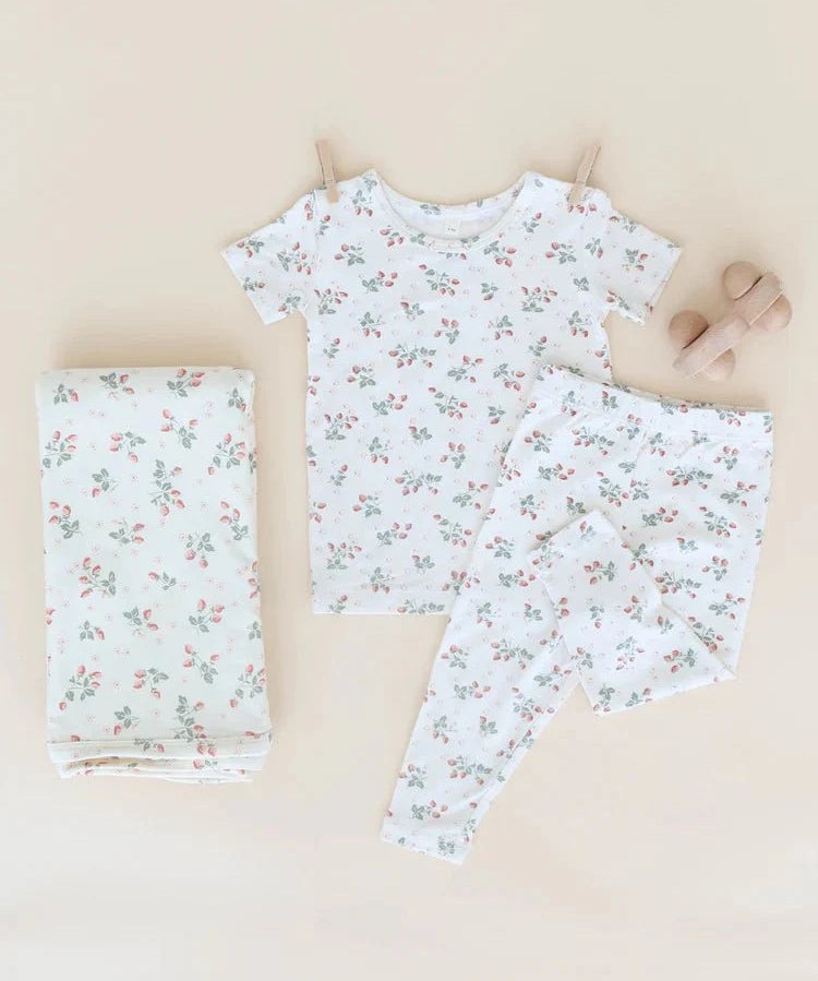 Bamboo Short Sleeve Pajama Set || Strawberries
