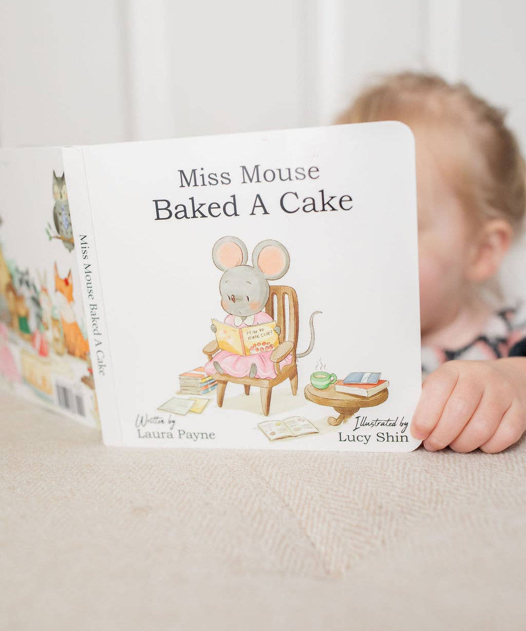 Miss Mouse Baked A Cake Book