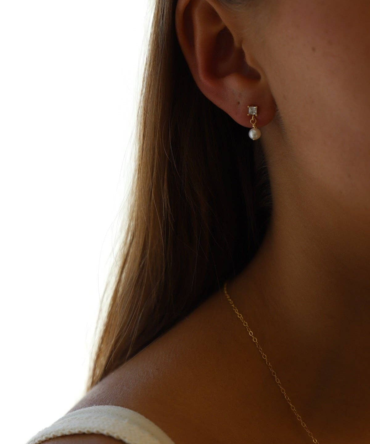 Claire Pearl Studs